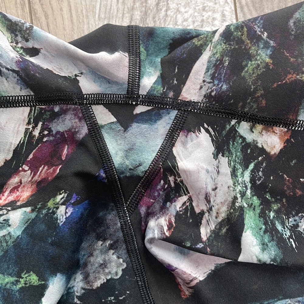 Wunder Under 7/8 Glacier Camo Starlight Tight - Picture 5 of 8